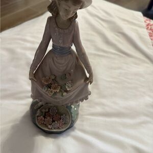 Lladro Porcelain Figurine in Pink and Blue